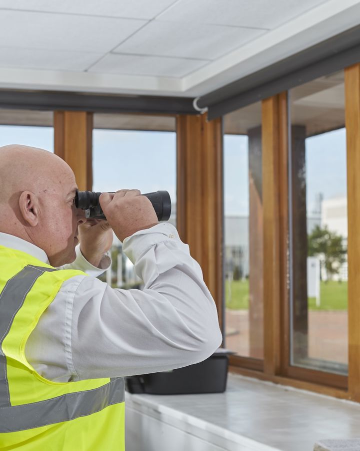 Eu14 Photoshoot Using Binoculars 2