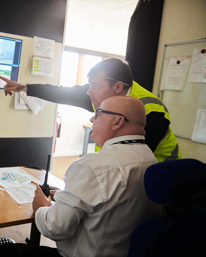 Eu14 Photoshoot Montiroing Cctv 2 (1)