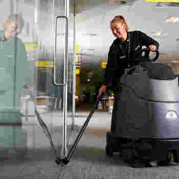 Eu14 Photoshoot Ride On Vacuum 12