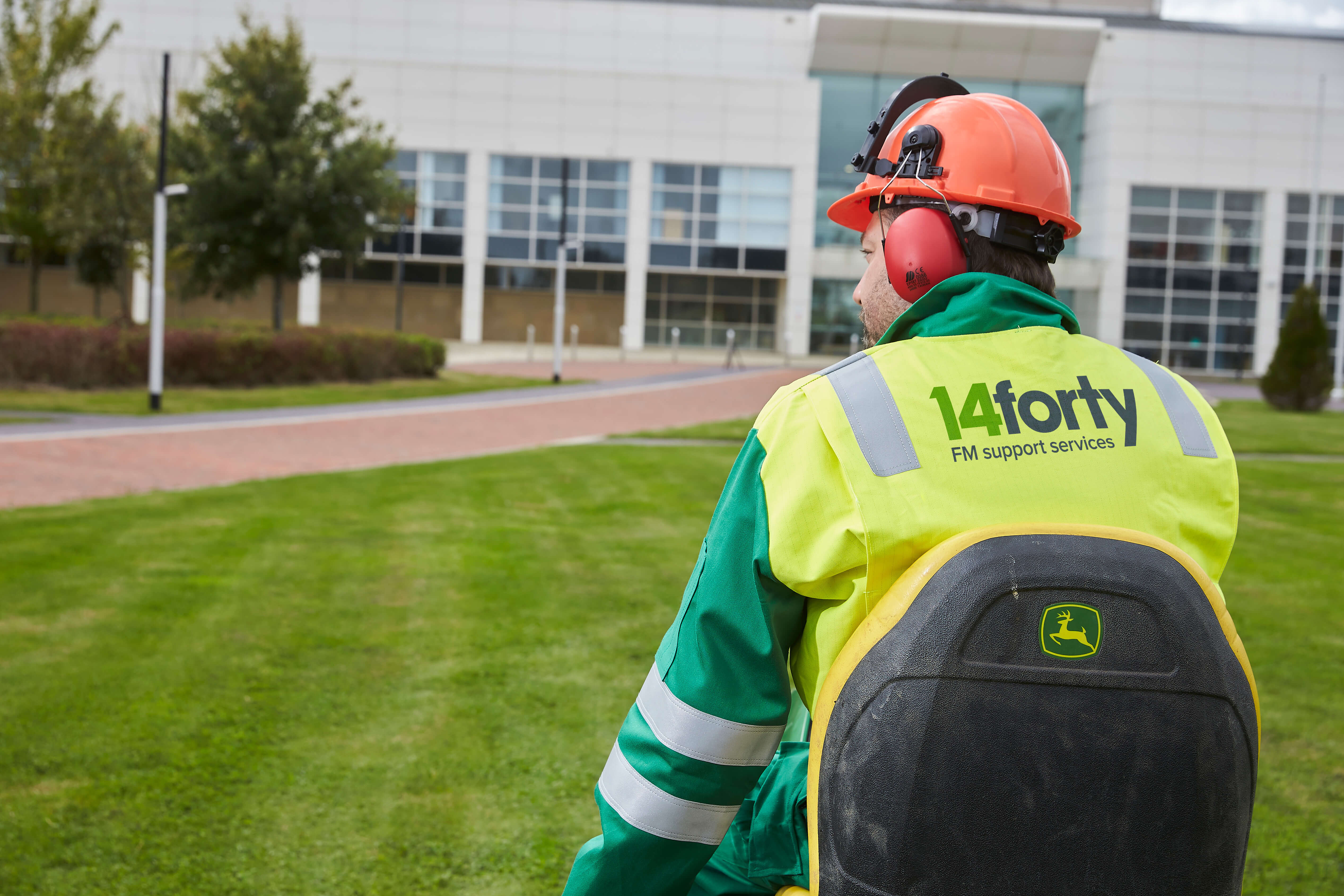 Eu14 Photoshoot Cutting Grass 7