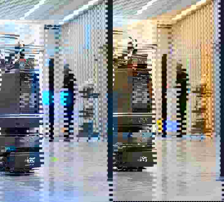 Eu14 Photoshoot Cleaning Cobot (1)