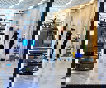 Eu14 Photoshoot Cleaning Cobot (1)