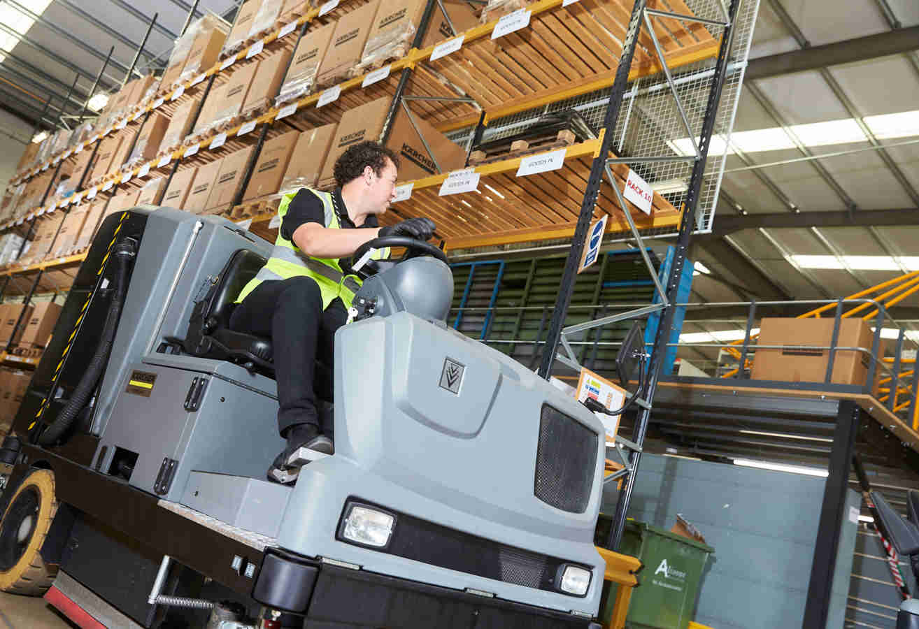 Machine Forward Clean Warehouse & Distribution Facilities Management | 14forty
