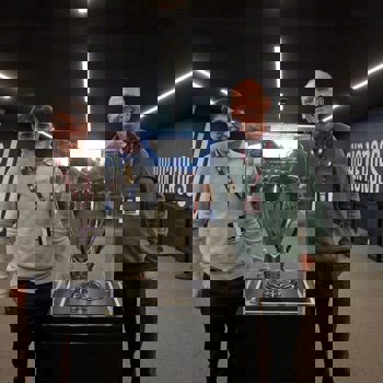 4 (1)