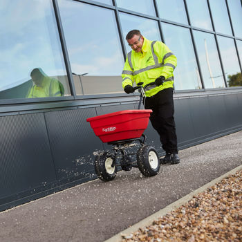 Eu14 Photoshoot Salt Spreading 3